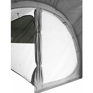Brunner Cort interior Beyond Cabin imagine